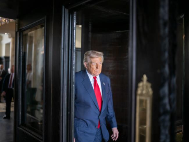 Трамп уточнил число погибших заложников