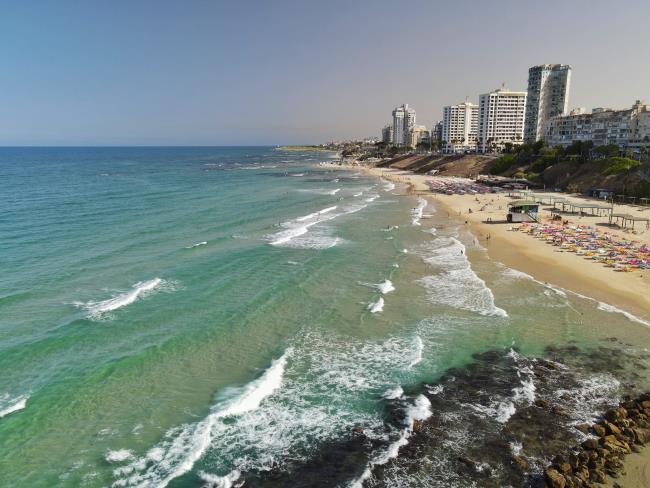 Отчет: Средиземное море становится более теплым, соленым, грязным и затопляет Израиль