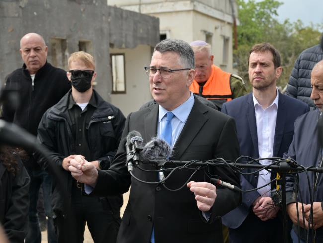 Саар заявил иностранной прессе о военных преступлениях Ирана