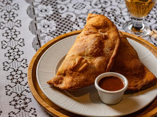 Чебуреки в дни Песаха: три причины зайти в Deda в праздничную неделю