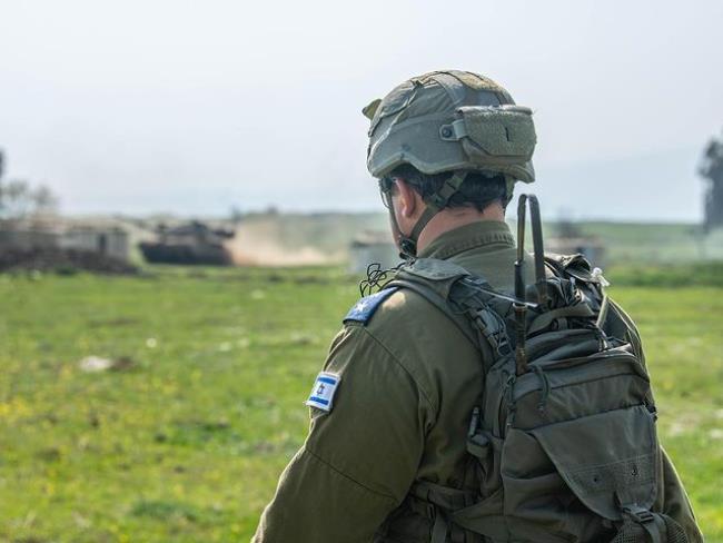 Житель Тель-Авива выдал себя за военного, украл оружие и фотографировался с Нетаниягу