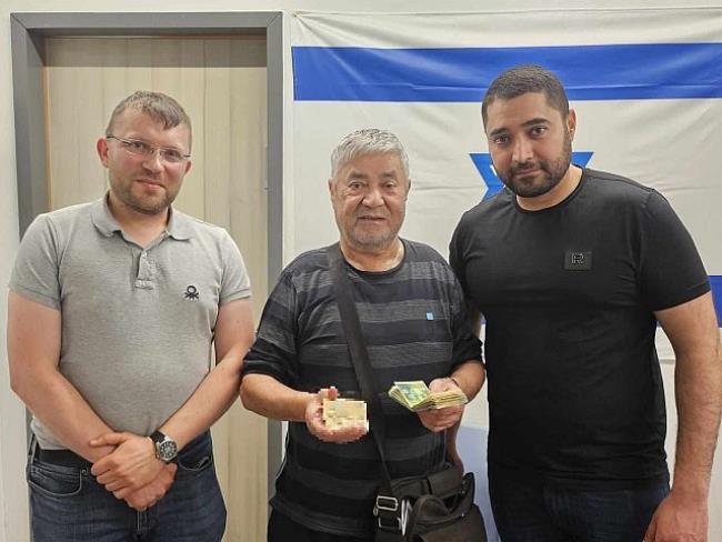 Бдительный гражданин помог вернуть деньги жертве «русского мошенничества»