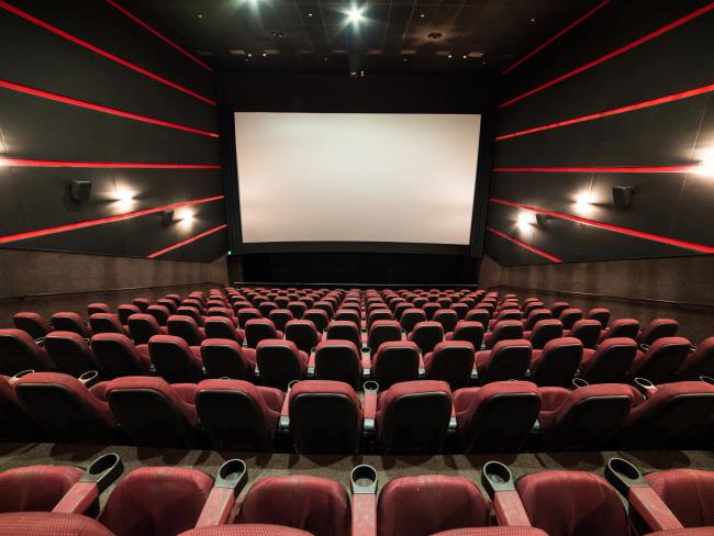 Работа кинотеатров крупнейших сетей возобновится в пятницу