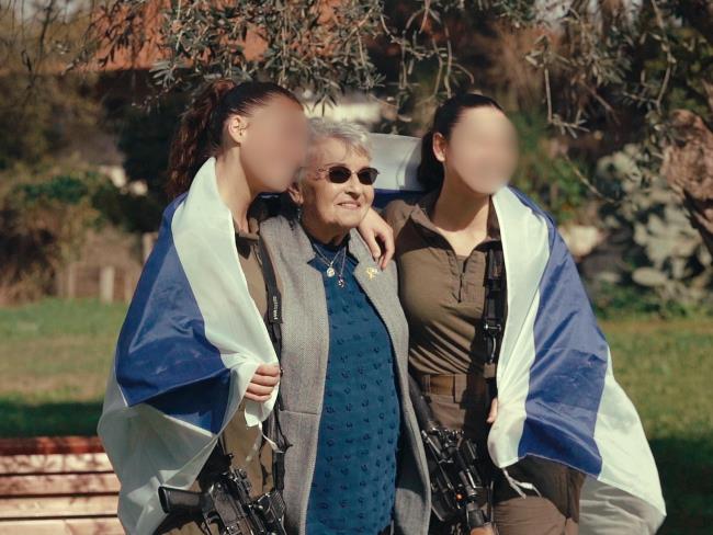«Вы - наша настоящая победа»: история Сары, пережившей Холокост и встретившей солдаток ЦАХАЛа
