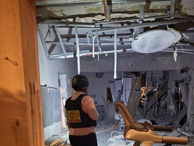 Иран обстрелял Гуш-Дан ракетой с кассетной боеголовкой, 6 снарядов упали в пригородах Тель-Авива