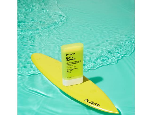 Корейская защита от солнца в твоей сумочке:  стик с SPF 50 ухаживает и сохраняет макияж