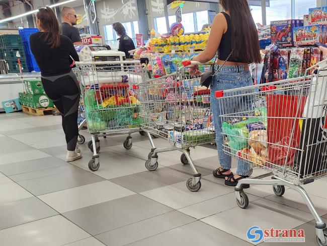 Израильтяне накапливают «неприкосновенные запасы» продуктов на случай большой войны. Где дешевле?