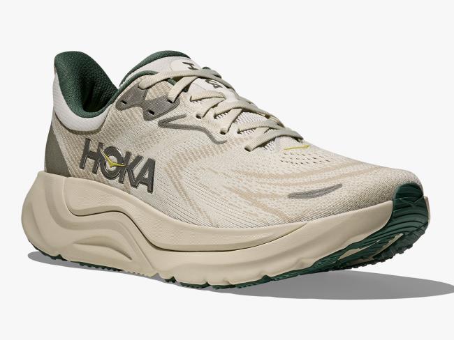 Arahi 8 c технологией «умной устойчивости» - ведущая модель HOKA для поддержки стопы