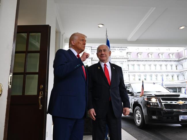 Встреча с интригой: визит Нетаниягу к Трампу начался с переносов и отмен