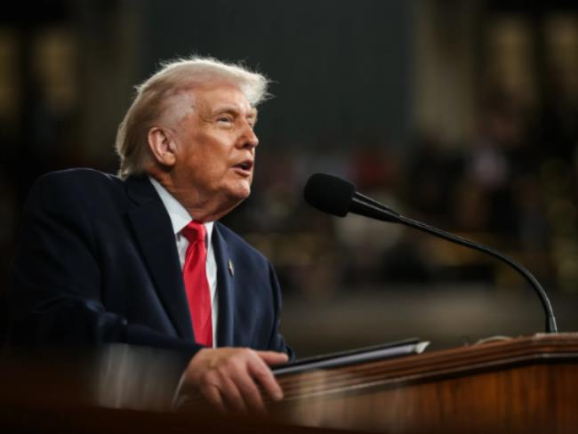 Трамп объявил: ВМС США заблокирует Ормузский пролив