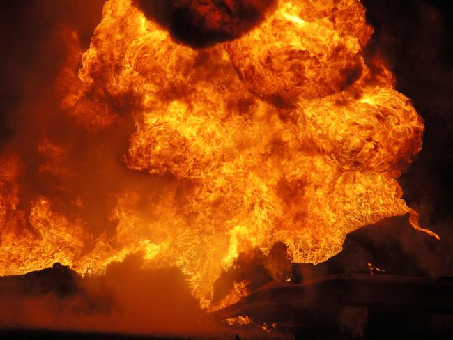 Взрыв на оборонном предприятии в Од а-Шарон привел к мощному пожару