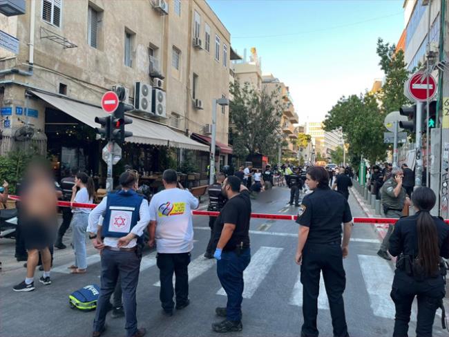 Теракт в Тель-Авиве: погиб инспектор службы безопасности, стрелявший убит